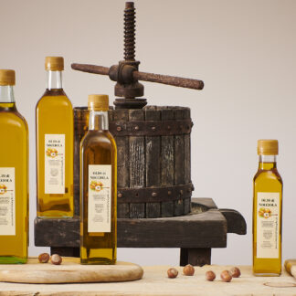 Il nostro olio di nocciola-Our hazelnut oil